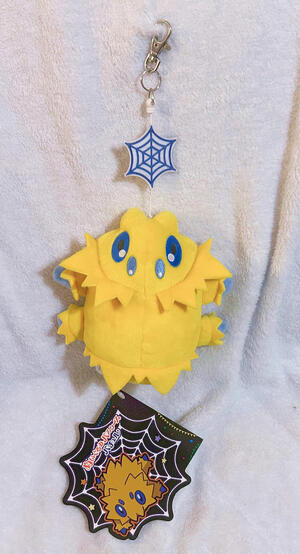 JP Pass Case Clip Joltik: $35