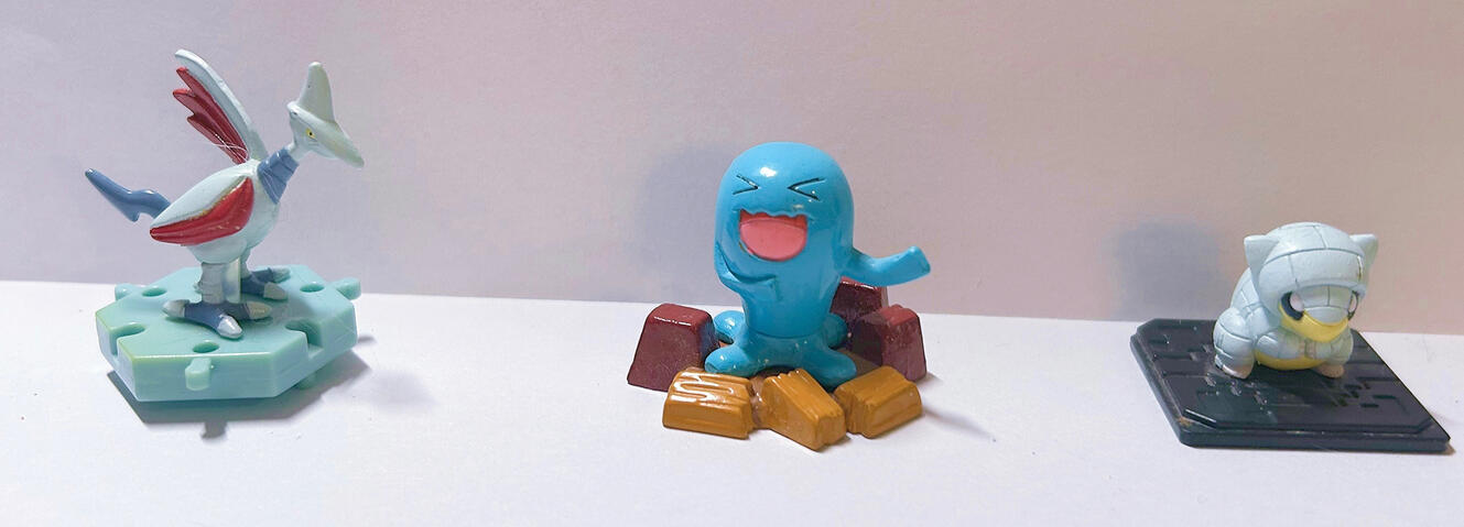 Mini Figs Skarmory, Wobbuffet, Alolan Sandshrew: $4 each