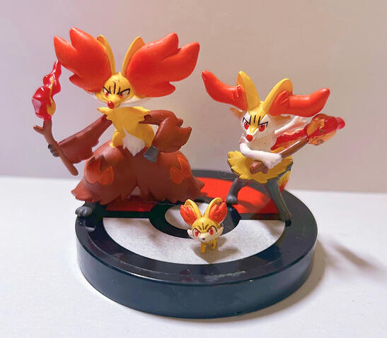 Zukan Fennekin, Braxien + Delphox: $25